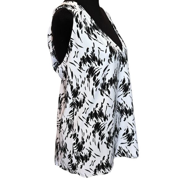 New ~ NORDSTROM ~ V Neck Sleeveless Top Plus Size 4X - Picture 2 of 5